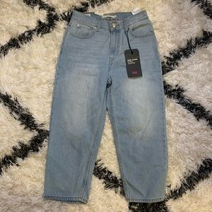 levi's cropped mom jeans